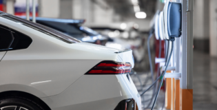 E.ON und BMW bringen V2G Bundle